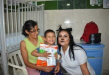 Con cunas de cartón dieron sus primeros pasos