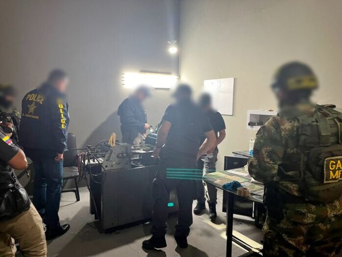 FABRICA DE DOLARES (1)